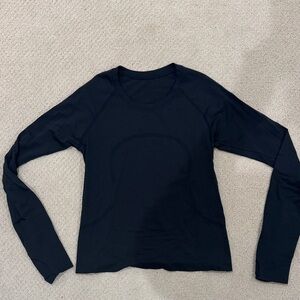 Women's Black Long-Sleeve Swiftly Tech Top